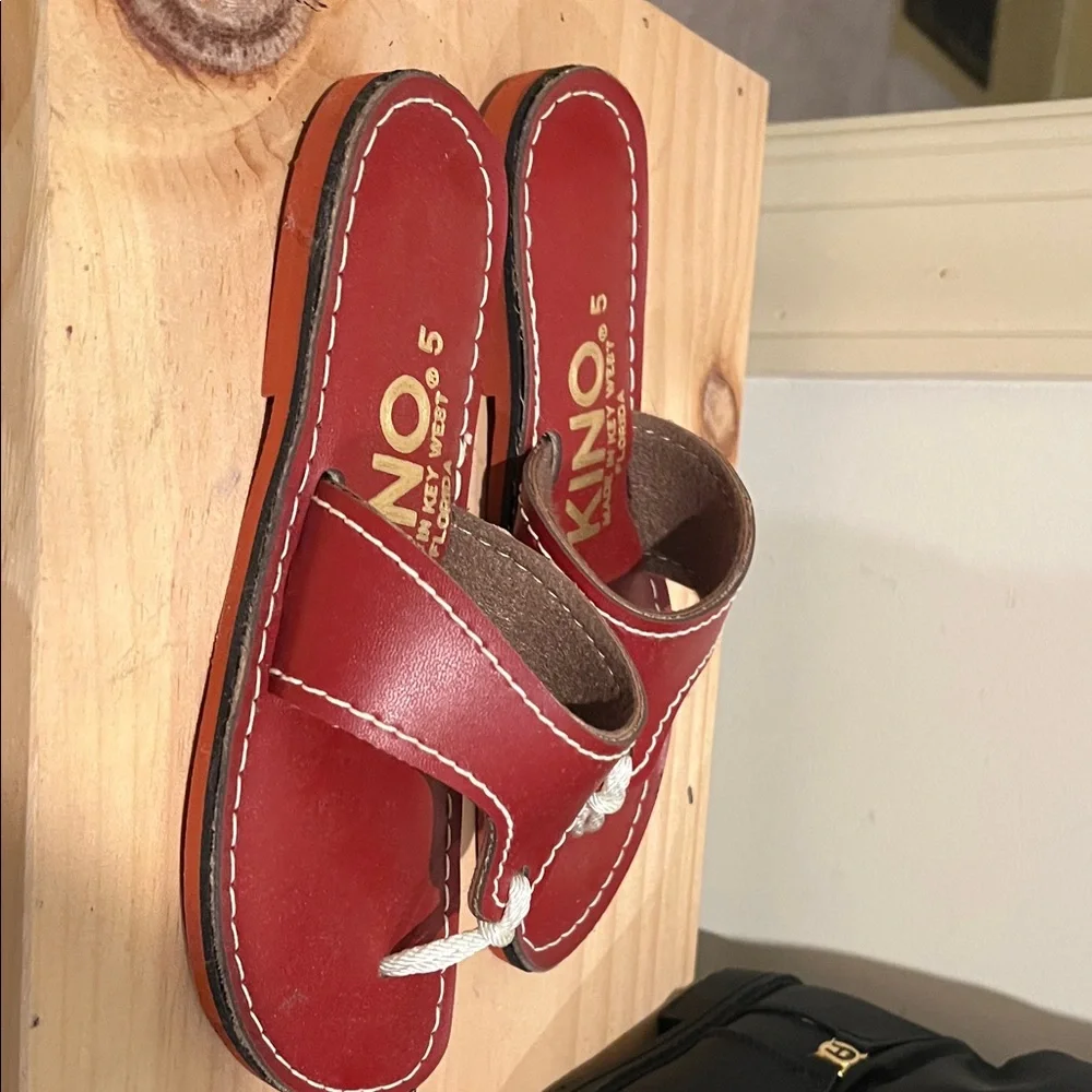 Kino Women's Red Sandals - Picture 4 of 4